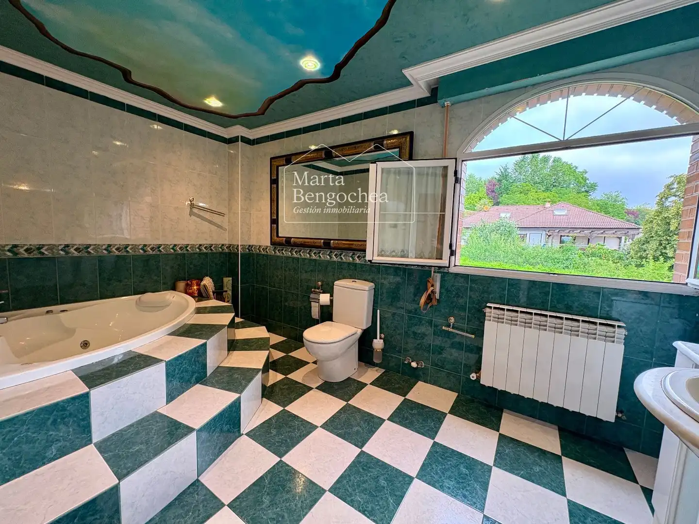 Bathroom of Houses for sale in Zigoitia  with Heating, Private garden and Swimming Pool