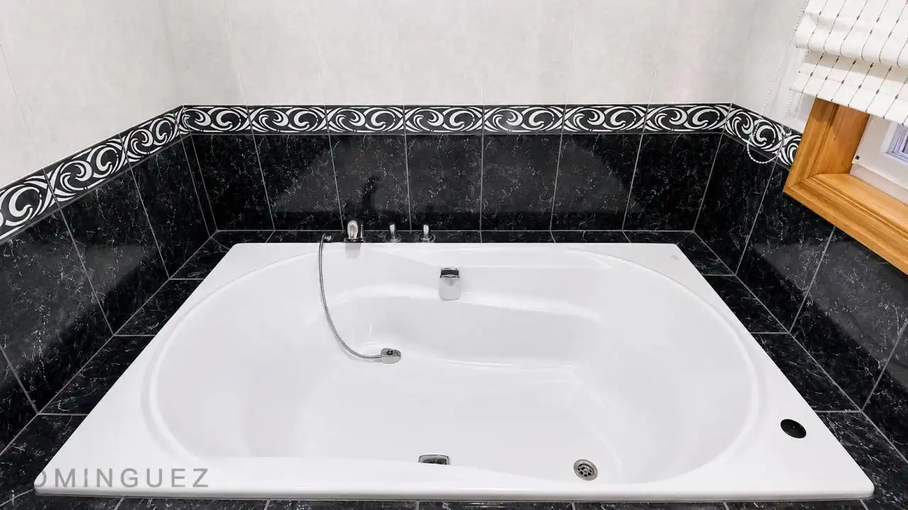 Baño de Casa o chalet en venta en Vigo  con Calefacción, Jardín privado y Parquet
