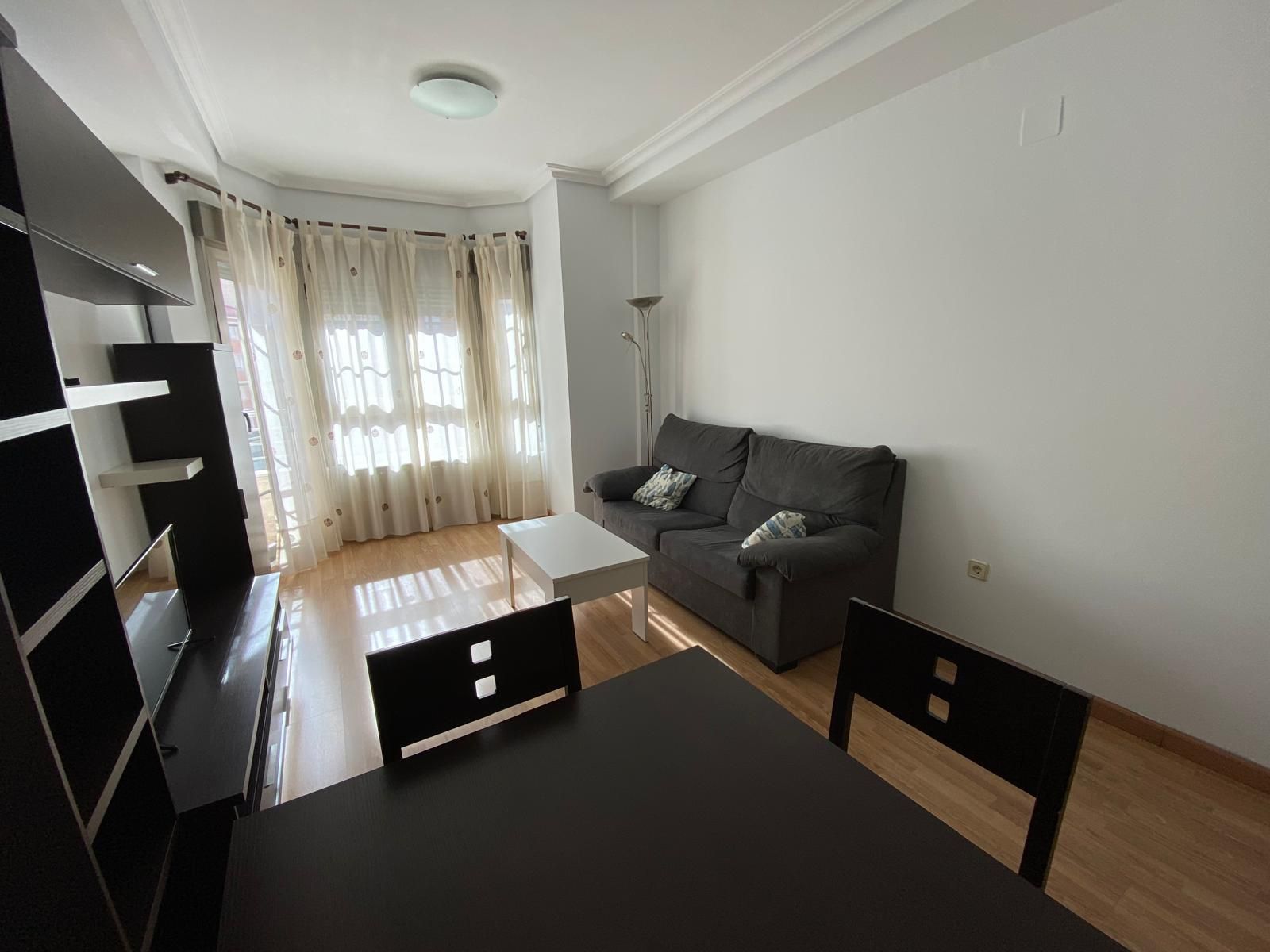 Piso de alquiler en Plaza Carretas, Carretas - Pajarita