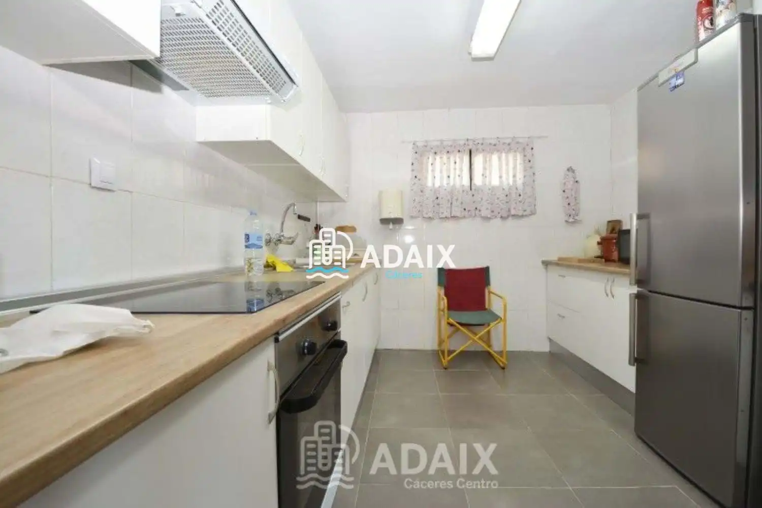 Cuina de Casa o xalet en venda en Cáceres amb Aire condicionat, Terrassa i Traster