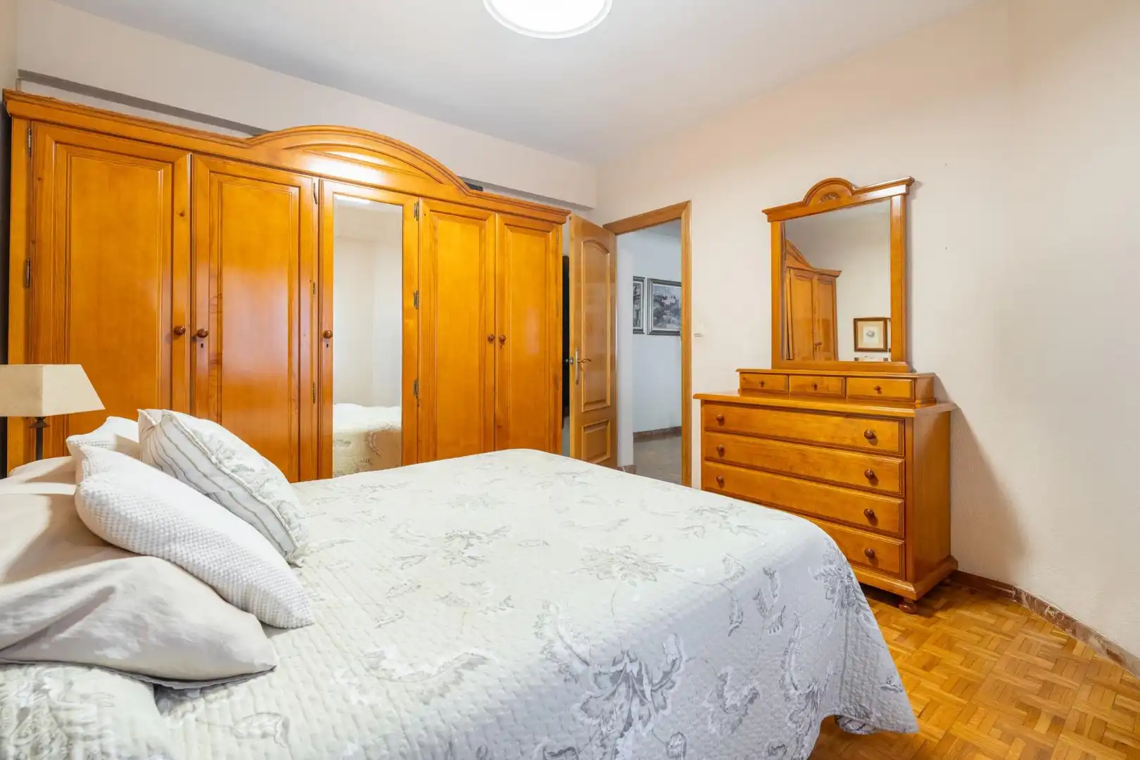 Dormitori de Pis en venda en Almería amb Aire condicionat, Calefacció i Parquet
