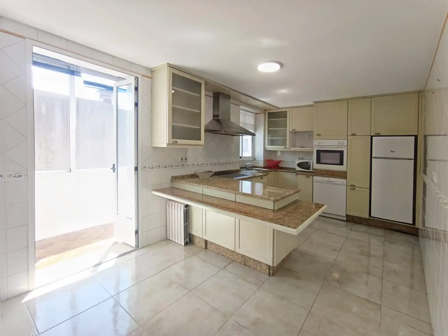 Cocina de Piso en venta en Pontevedra Capital  con Calefacción