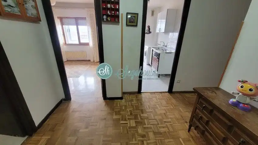 Piso en venta en Segovia con Calefacción, Parquet y Terraza