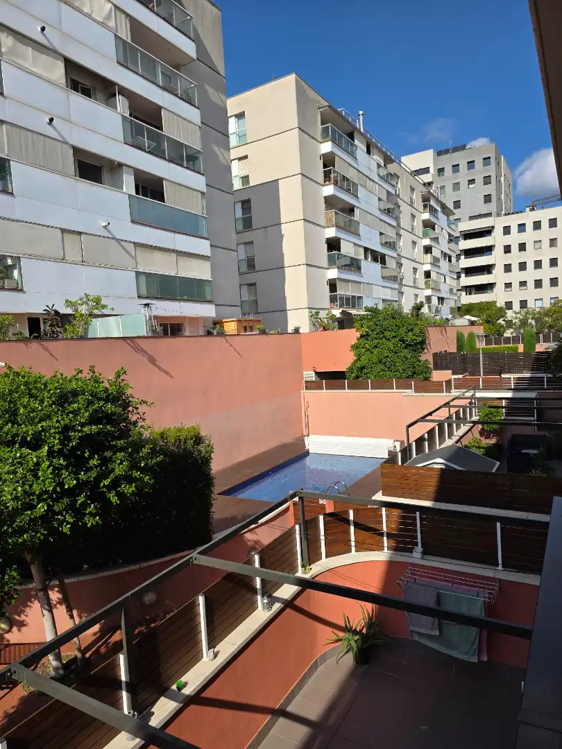 Piscina de Piso en venta en Barcelona con Aire acondicionado, Calefacción y Jardín privado
