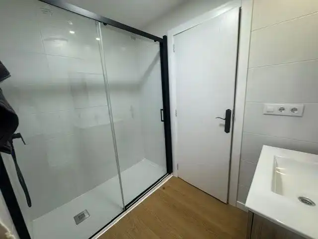 Badezimmer von Wohnung zur Miete in Alcoy / Alcoi mit Heizung, Abstellraum und Möbliert