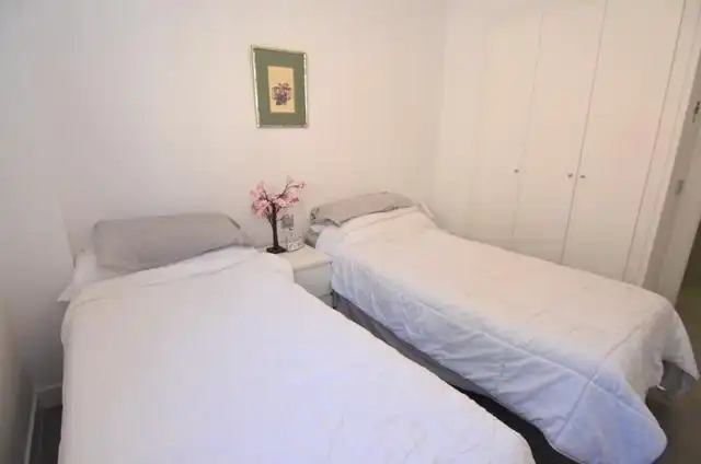 Dormitori de Pis en venda en Benalmádena amb Aire condicionat, Calefacció i Jardí privat