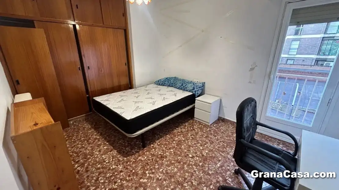 Bedroom of Flat for share in Granada  with Heating, Terrace and Furnished