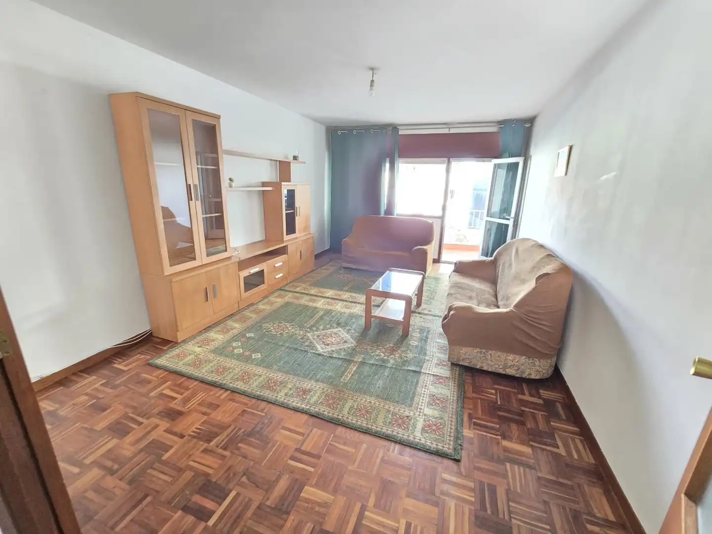 Living room of Flat for rent in Vigo   with Parquet flooring, Furnished and Balcony