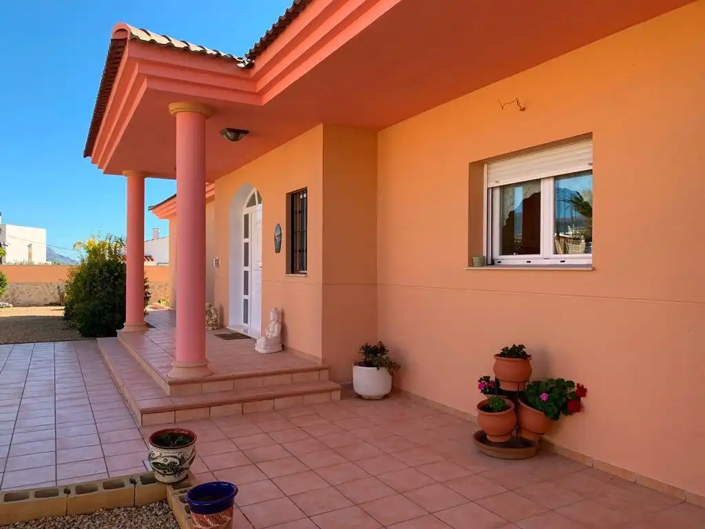 Houses for sale in L'Alfàs del Pi  with Air Conditioner, Heating and Private garden