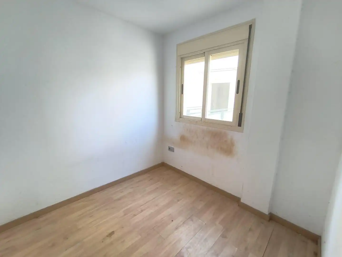 Schlafzimmer von Dachboden zum Verkauf in Pulianas mit Terrasse und Balkon