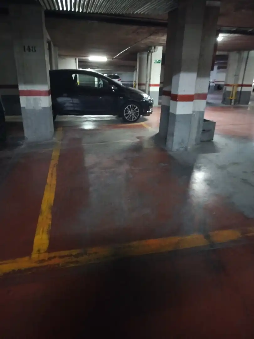 Parkplatz von Wohnung zum Verkauf in Móstoles mit Klimaanlage, Heizung und Privatgarten