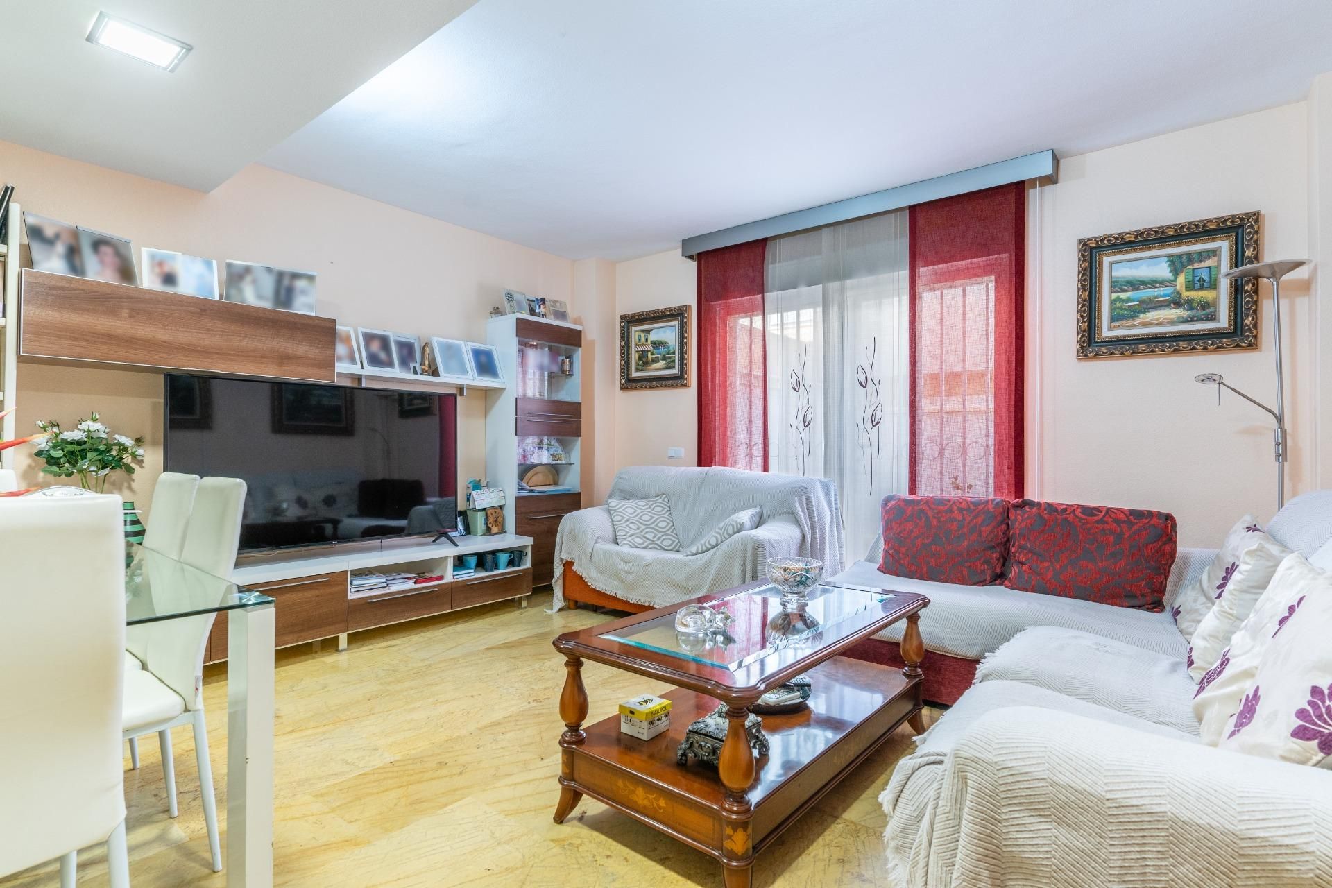Living room of Single-family semi-detached for sale in  Almería Capital  with Terrace and Storage room