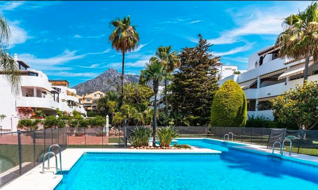 Exterior view of Flat for sale in Marbella  with Air Conditioner, Heating and Terrace