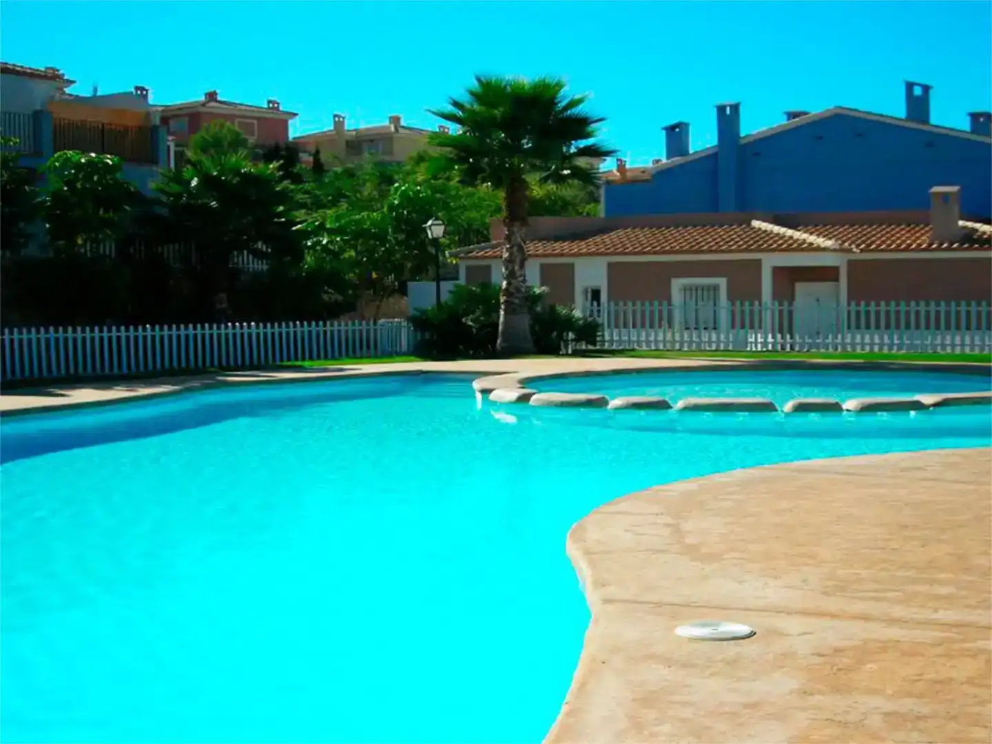 Piscina de Casa adosada de lloguer en Mutxamel amb Aire condicionat, Jardí privat i Traster