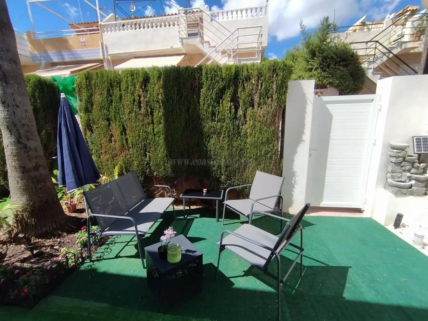 Chalet con piscina en venta en Los Balcones - Los Altos, imagen 3