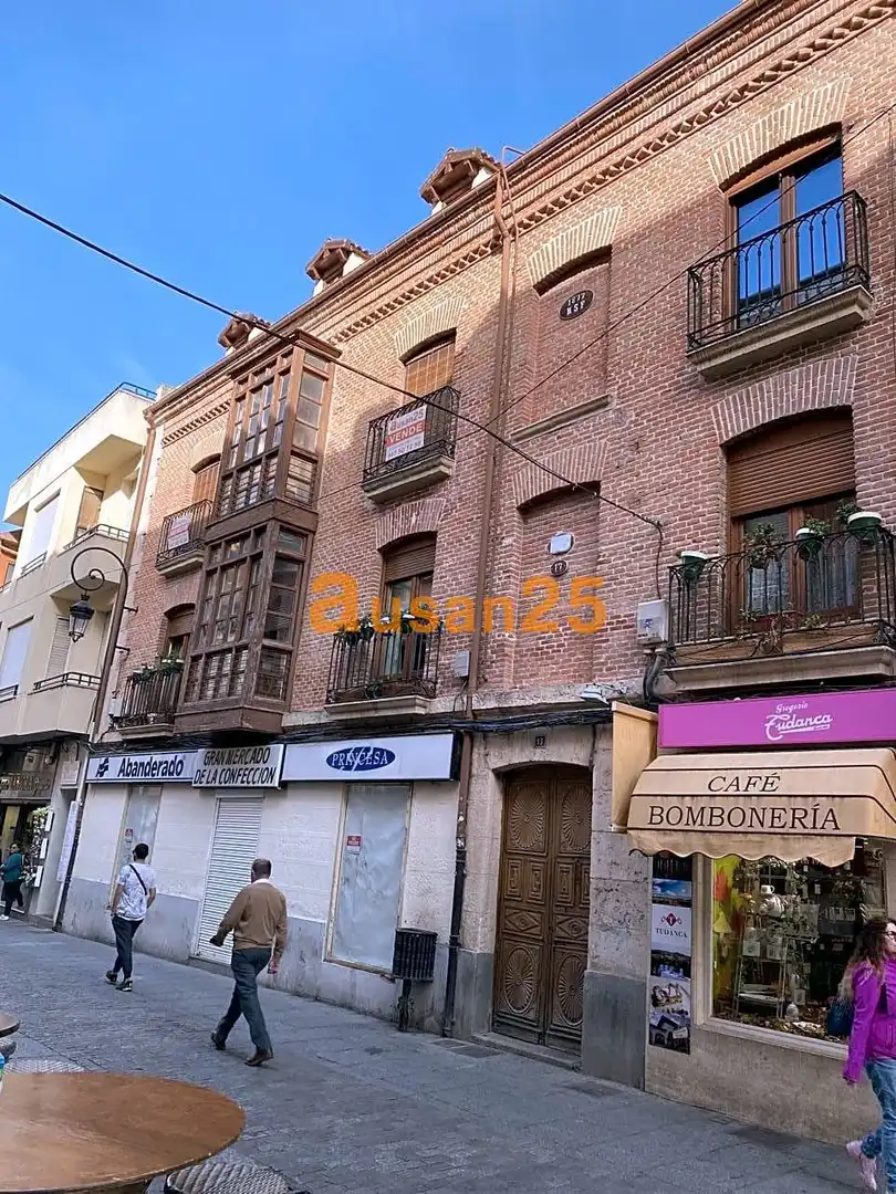 Vista exterior de Pis en venda en Aranda de Duero amb Traster