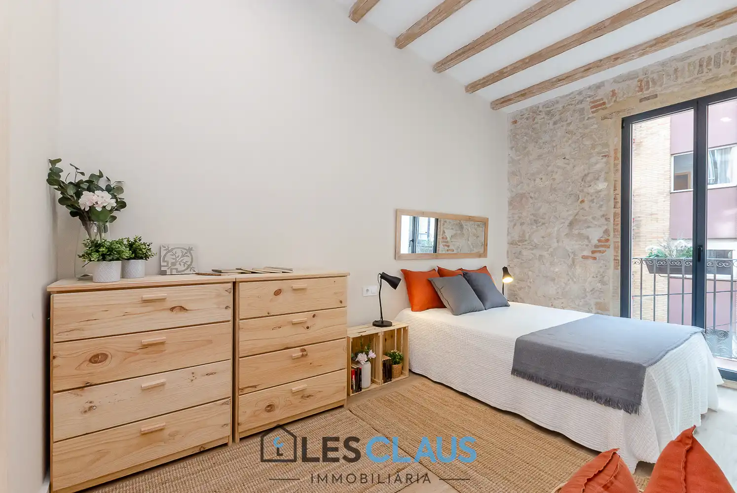 Schlafzimmer von Dachboden zum Verkauf in Barcelona mit Klimaanlage, Heizung und Parkett