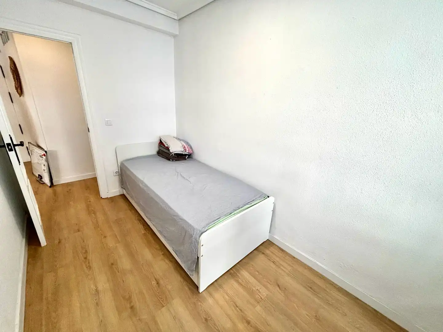 Habitación de Piso en venta en Alicante / Alacant con Aire acondicionado y Balcón