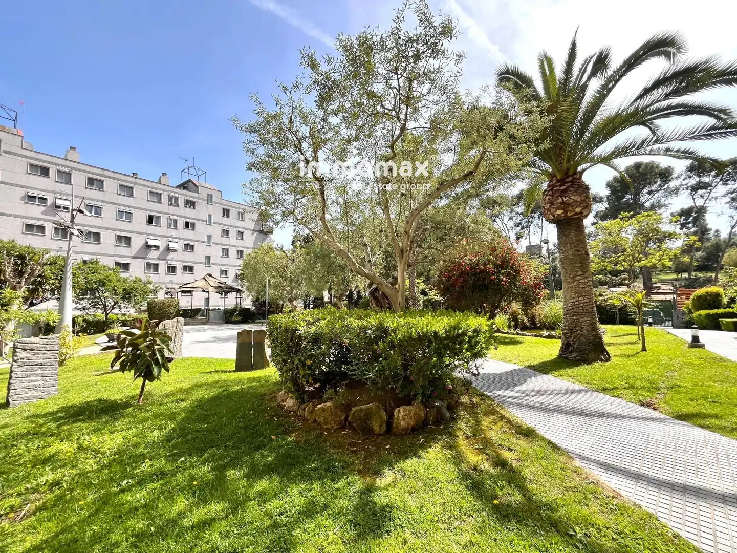Vista exterior de Pis en venda en Castelldefels amb Aire condicionat, Calefacció i Jardí privat
