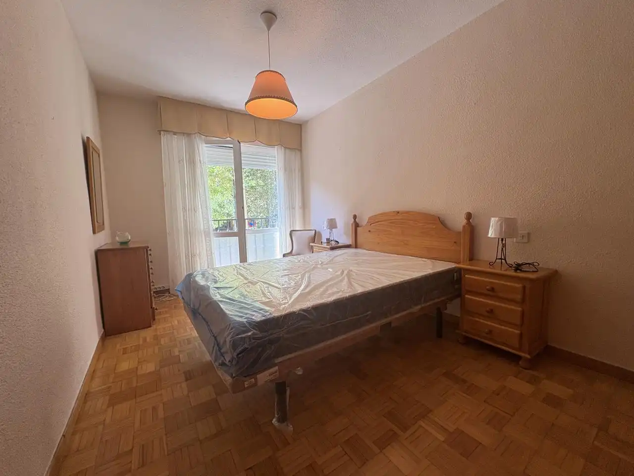 Schlafzimmer von Erdgeschoss zur Miete in San Lorenzo de El Escorial mit Heizung, Parkett und Möbliert