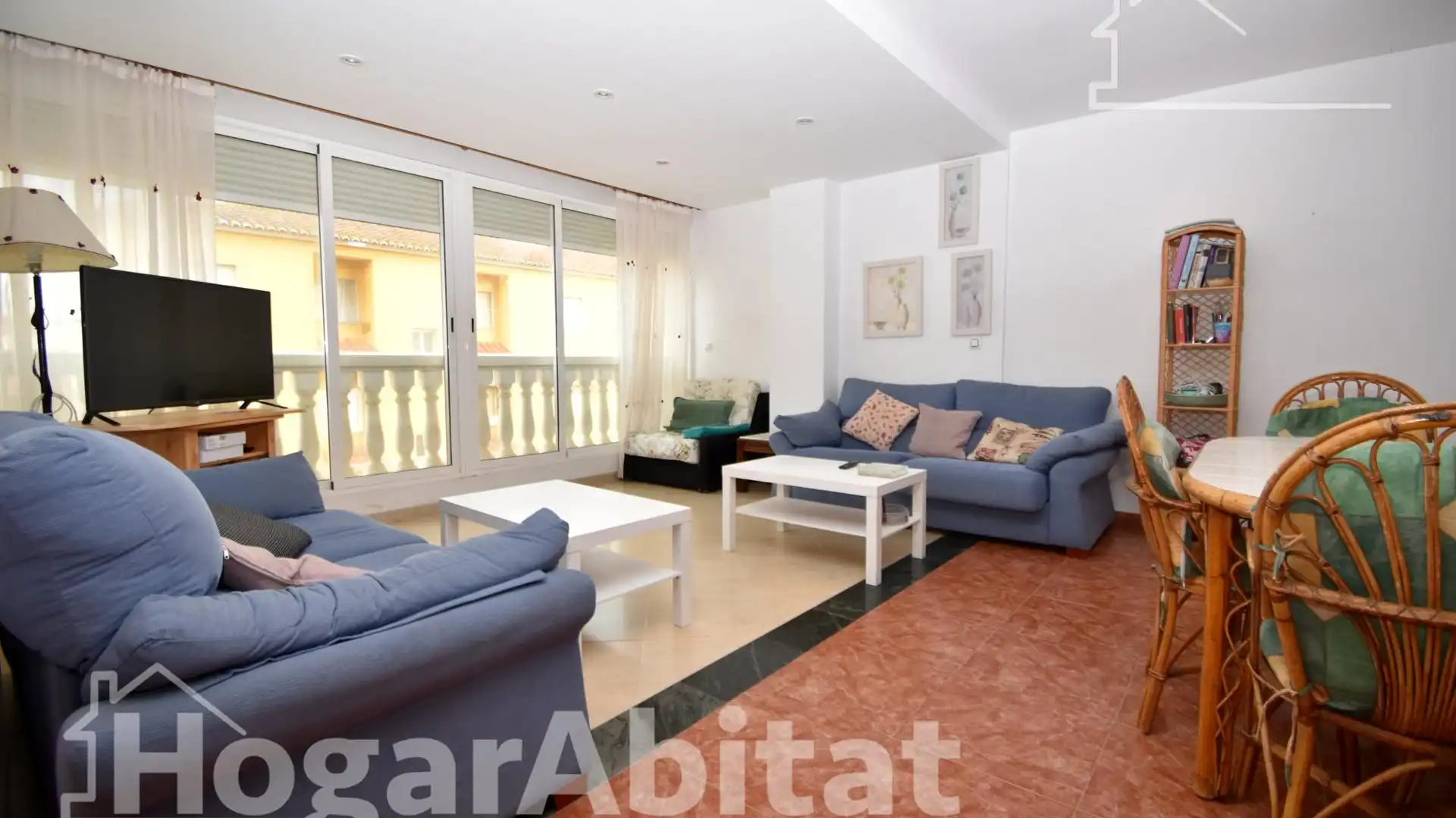 Sala de estar de Piso en venta en Sueca con Amueblado, Balcón y Piscina comunitaria