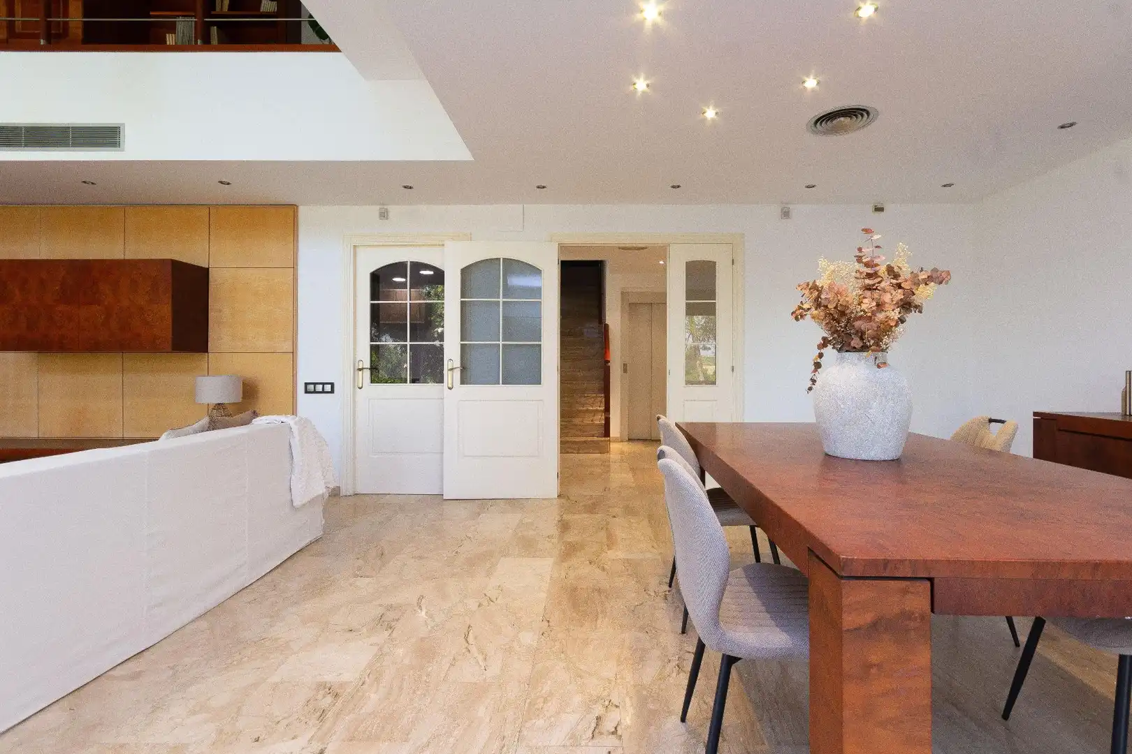 Comedor de Casa o chalet en venta en Cerdanyola del Vallès con Aire acondicionado, Calefacción y Jardín privado