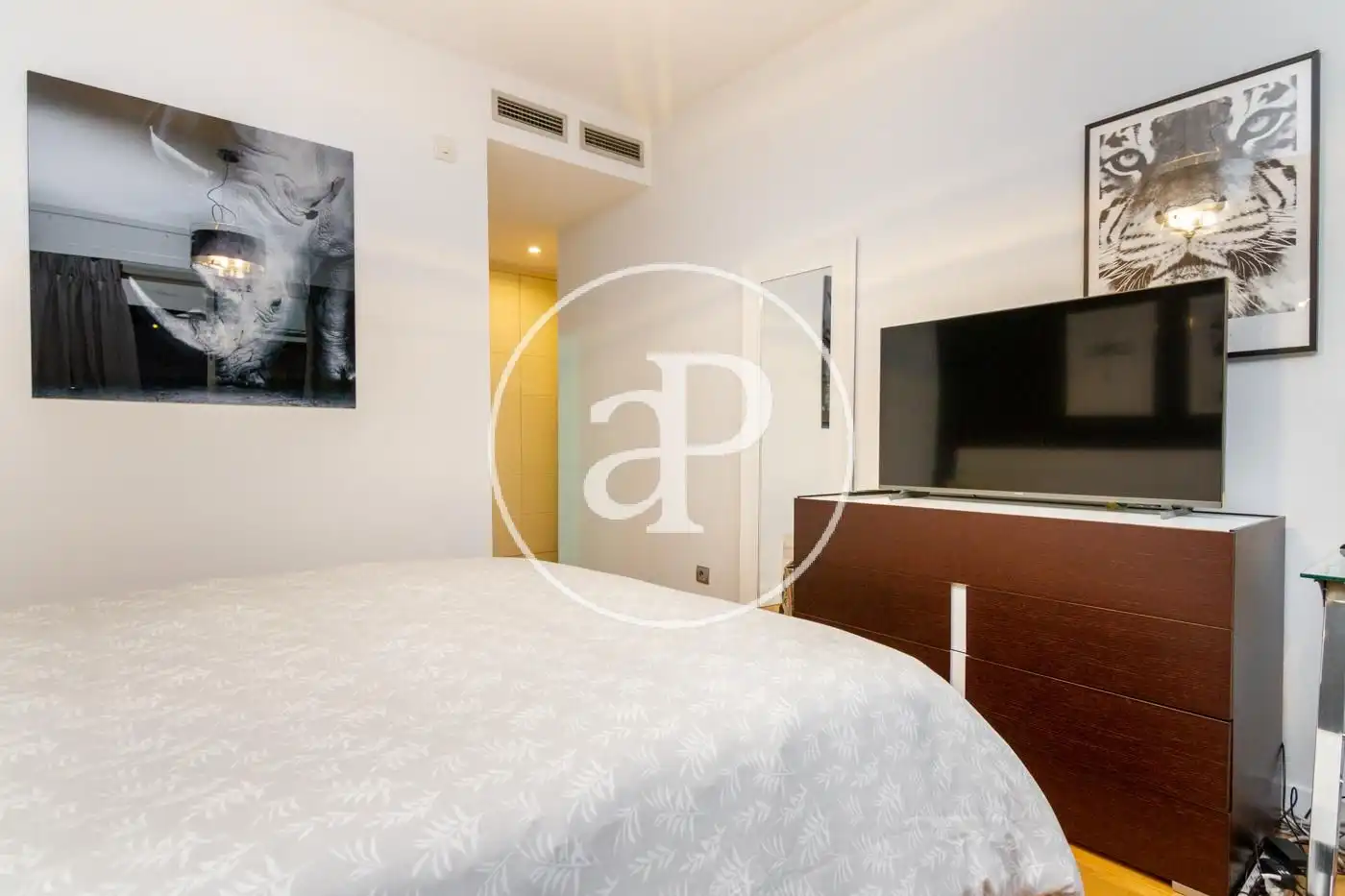 Schlafzimmer von Wohnung zur Miete in Pozuelo de Alarcón mit Klimaanlage, Heizung und Privatgarten