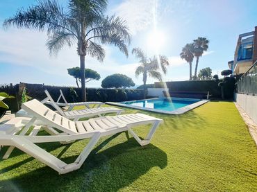 Villa con balcone in vendita a Caldes d'Estrac