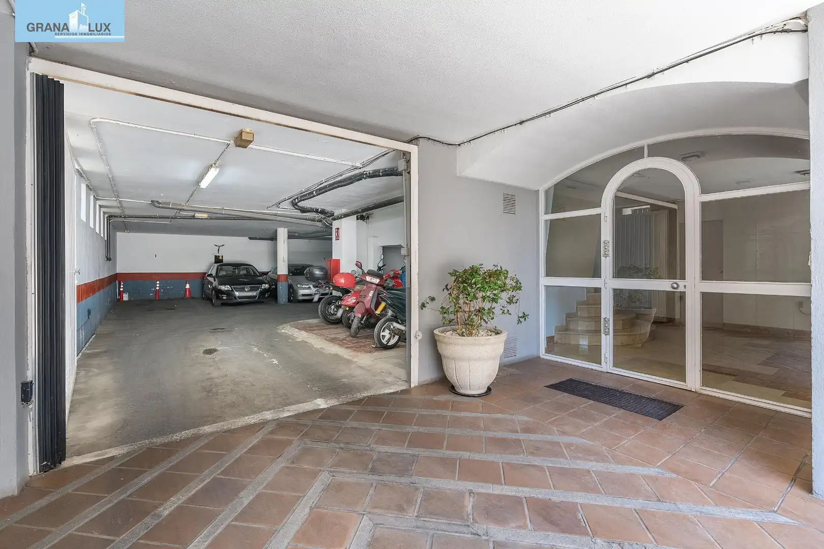 Piso con ascensor en venta en Calle del Cerro de los Machos, imagen 36