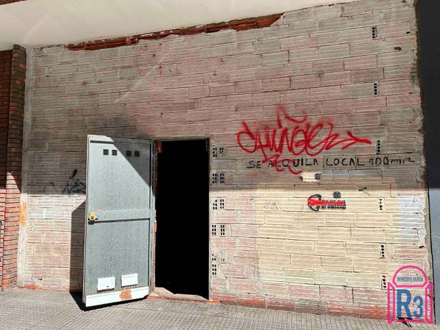 Local comercial en Alquiler en Maximo Cayon Waldaliso BIS L4 en San Claudio - La Chantría