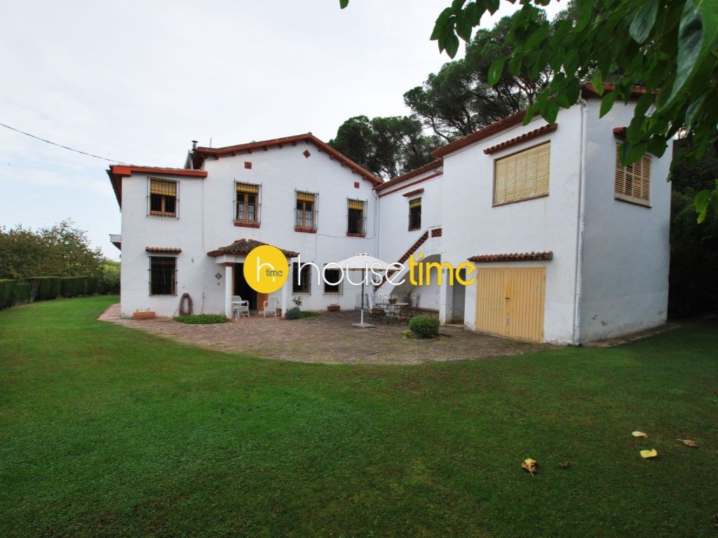 Exterior view of Country house for sale in Vallromanes