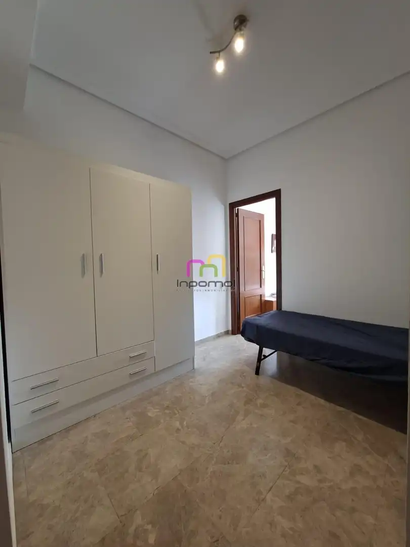 Habitación de Oficina en venta en Badajoz con Aire acondicionado