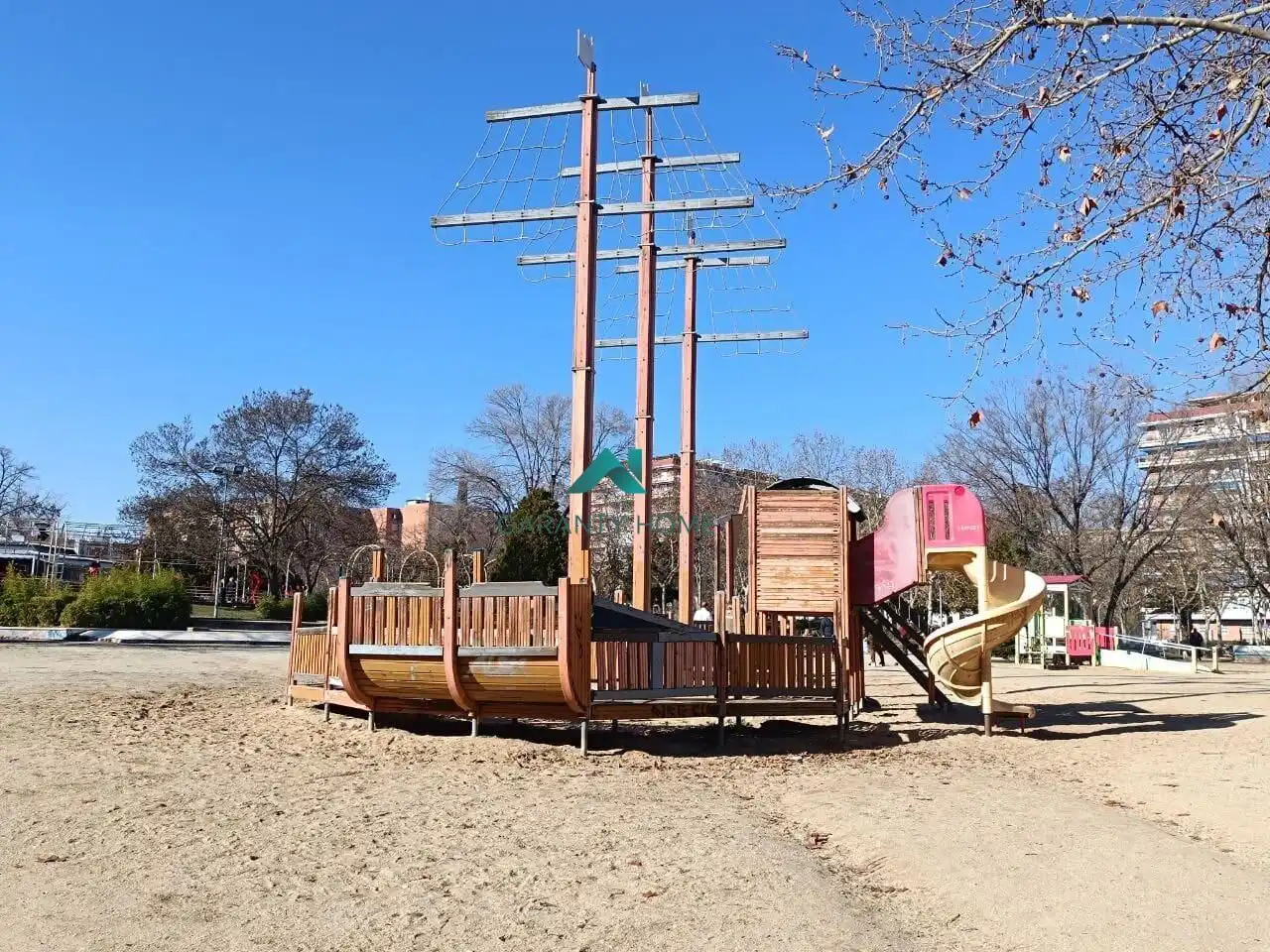 Ático con ascensor en venta en Parque Lisboa - La Paz, imagen 3