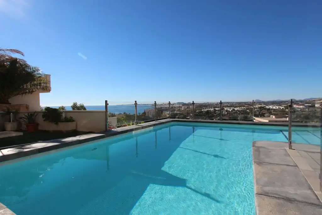 Swimming pool of Houses for sale in El Campello  with Air Conditioner, Private garden and Swimming Pool