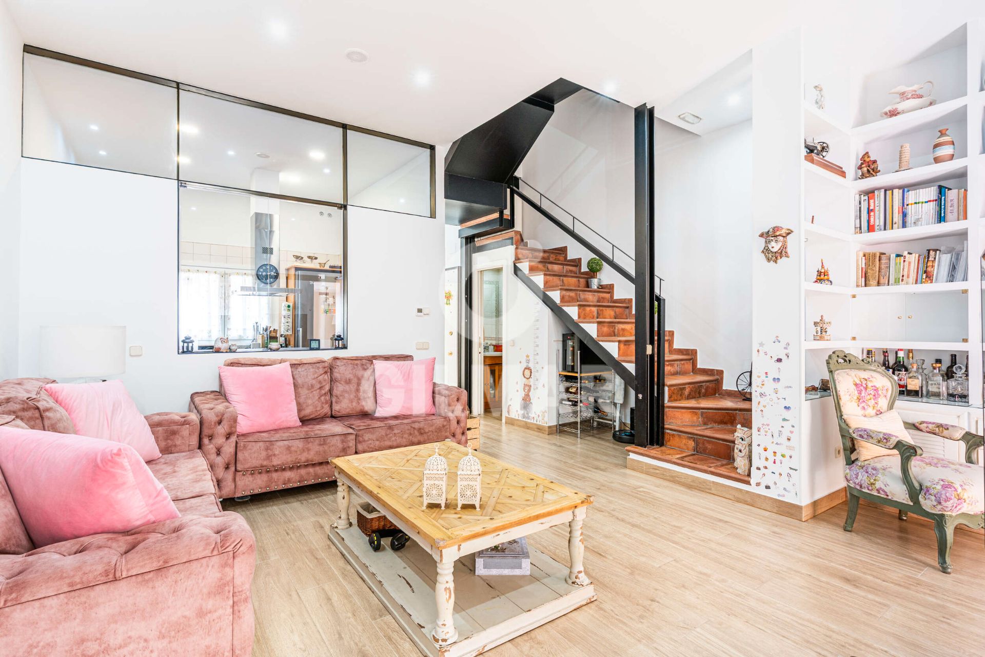 Sala d'estar de Casa o xalet en venda en  Madrid Capital amb Aire condicionat, Calefacció i Terrassa