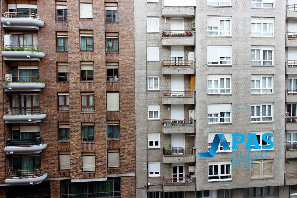 Außenansicht von Wohnung zum Verkauf in Santander mit Heizung