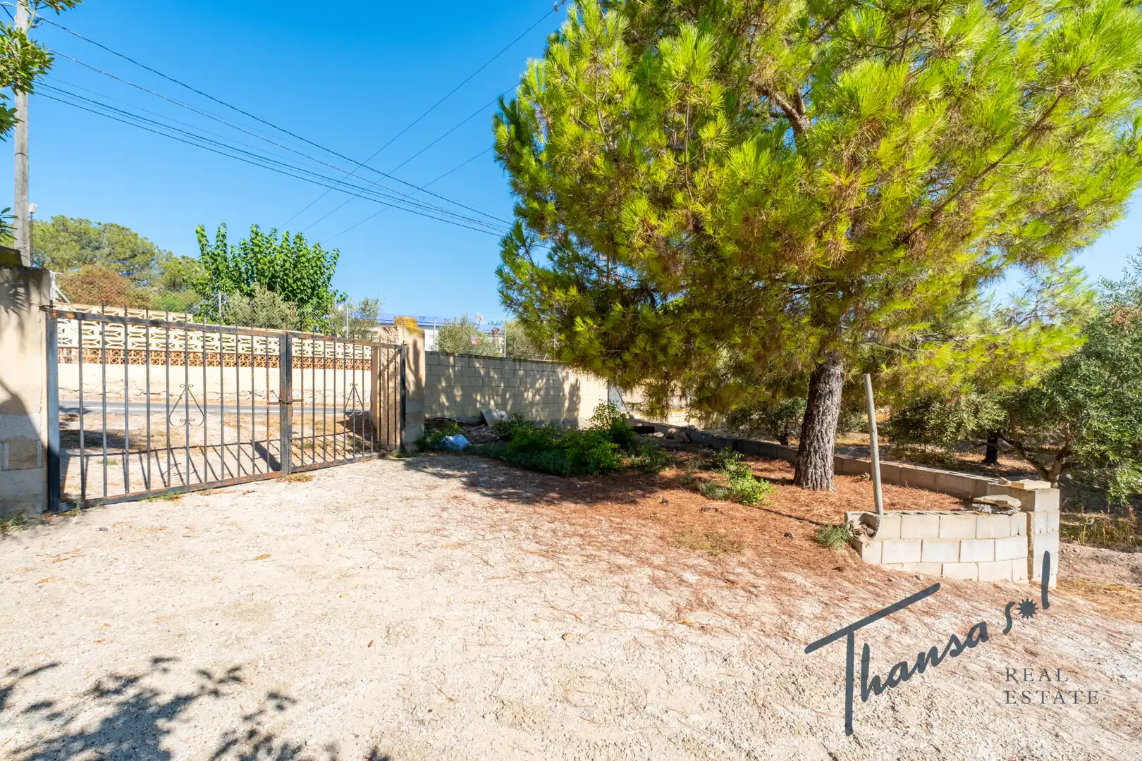 Casa adosada en venda en Alicante / Alacant amb Aire condicionat, Jardí privat i Terrassa