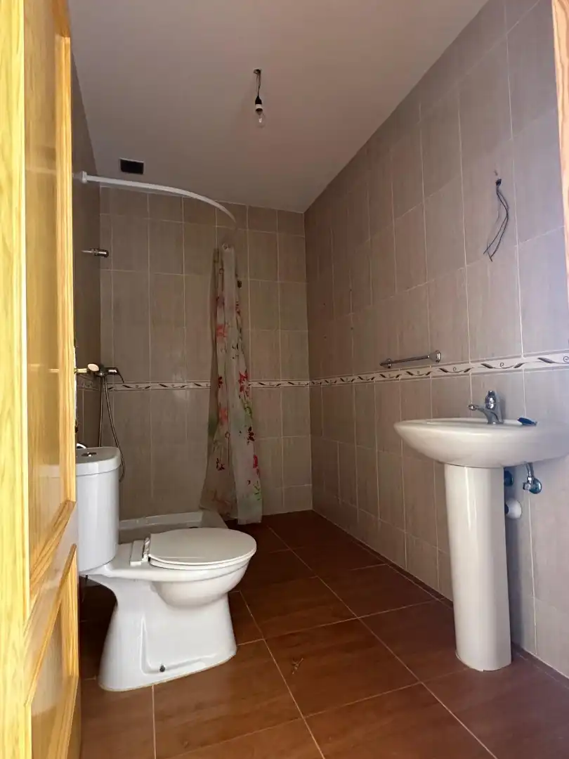 Baño de Casa adosada en venta en Lobón con Terraza y Balcón