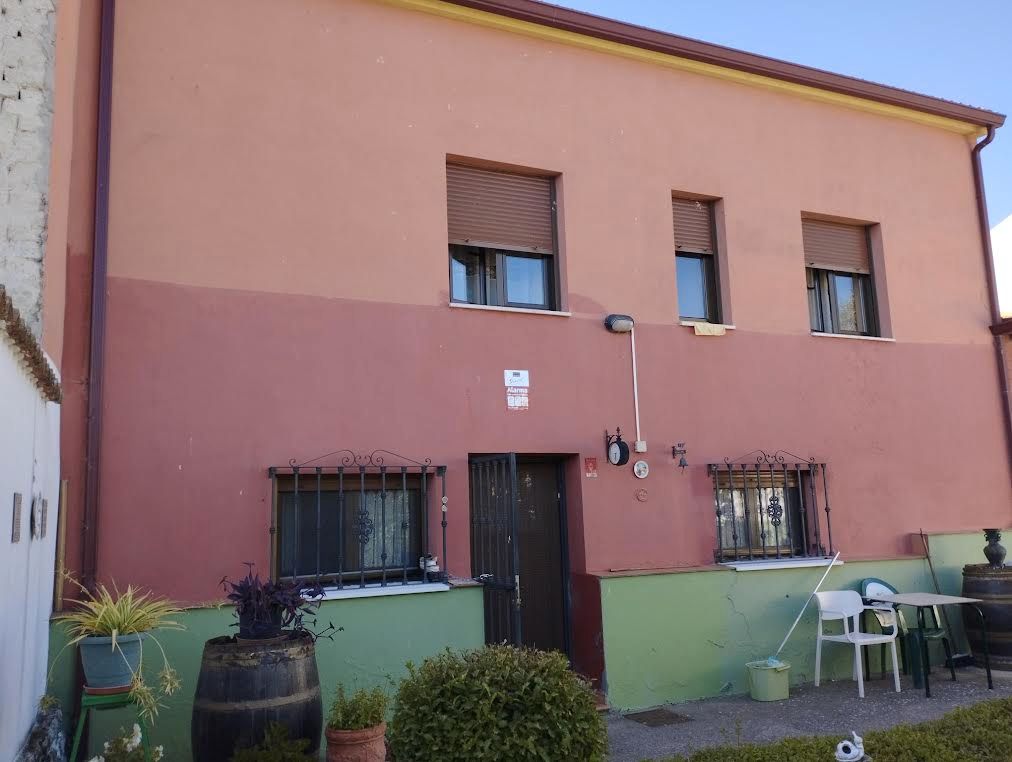 Vista exterior de Casa o chalet en venta en Villaviudas con Calefacción, Jardín privado y Trastero