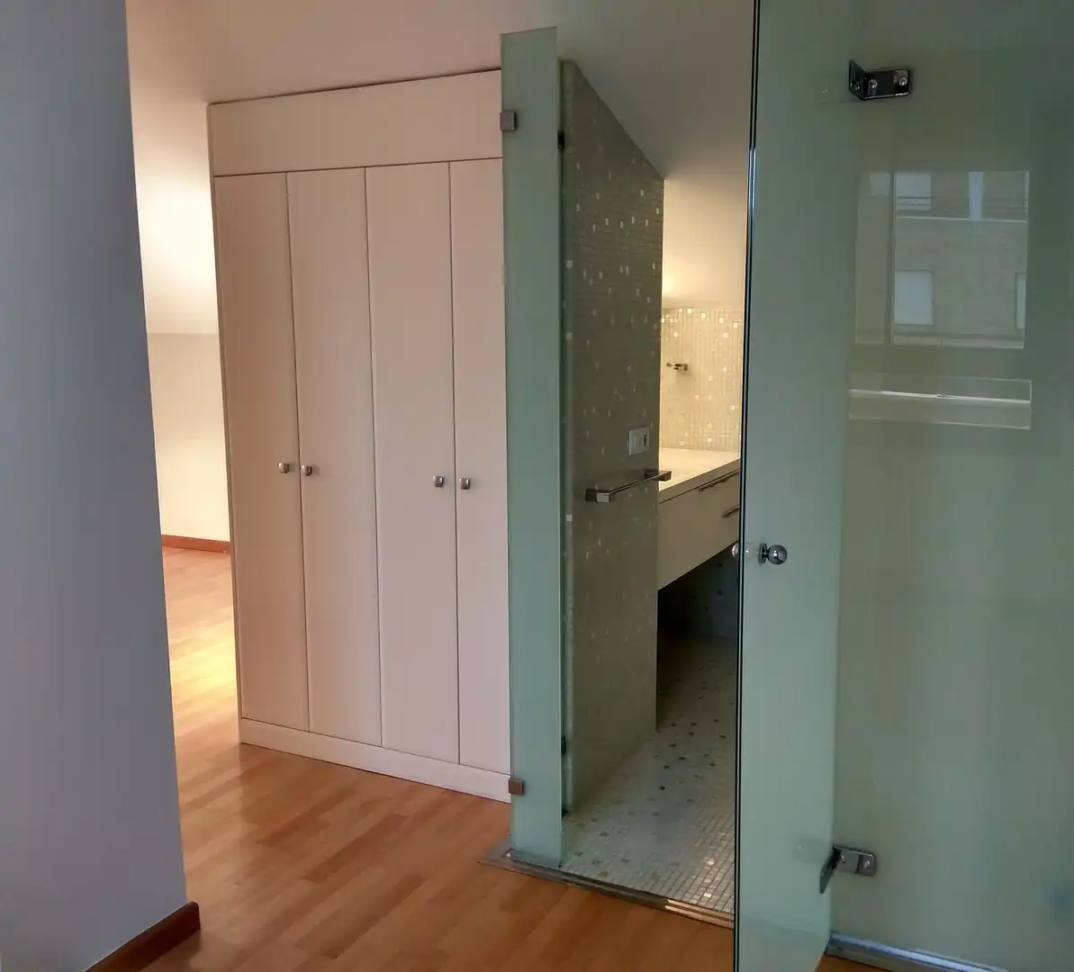Bathroom of Houses for sale in Zaragoza  with Air Conditioner, Private garden and Parquet flooring