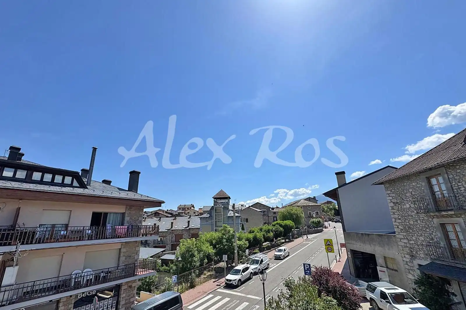 Außenansicht von Wohnungen zum Verkauf in Bellver de Cerdanya mit Terrasse, Abstellraum und Möbliert