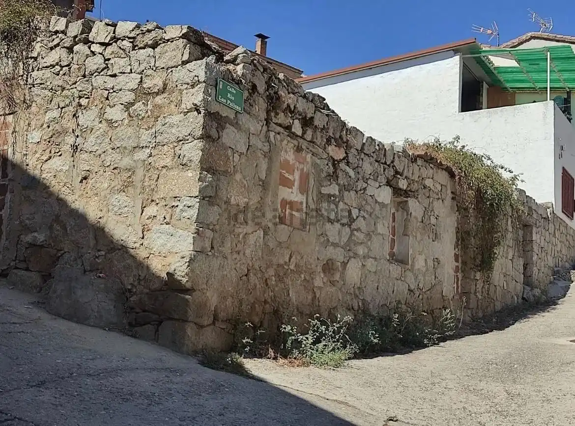 Außenansicht von Residential zum Verkauf in El Hoyo de Pinares 