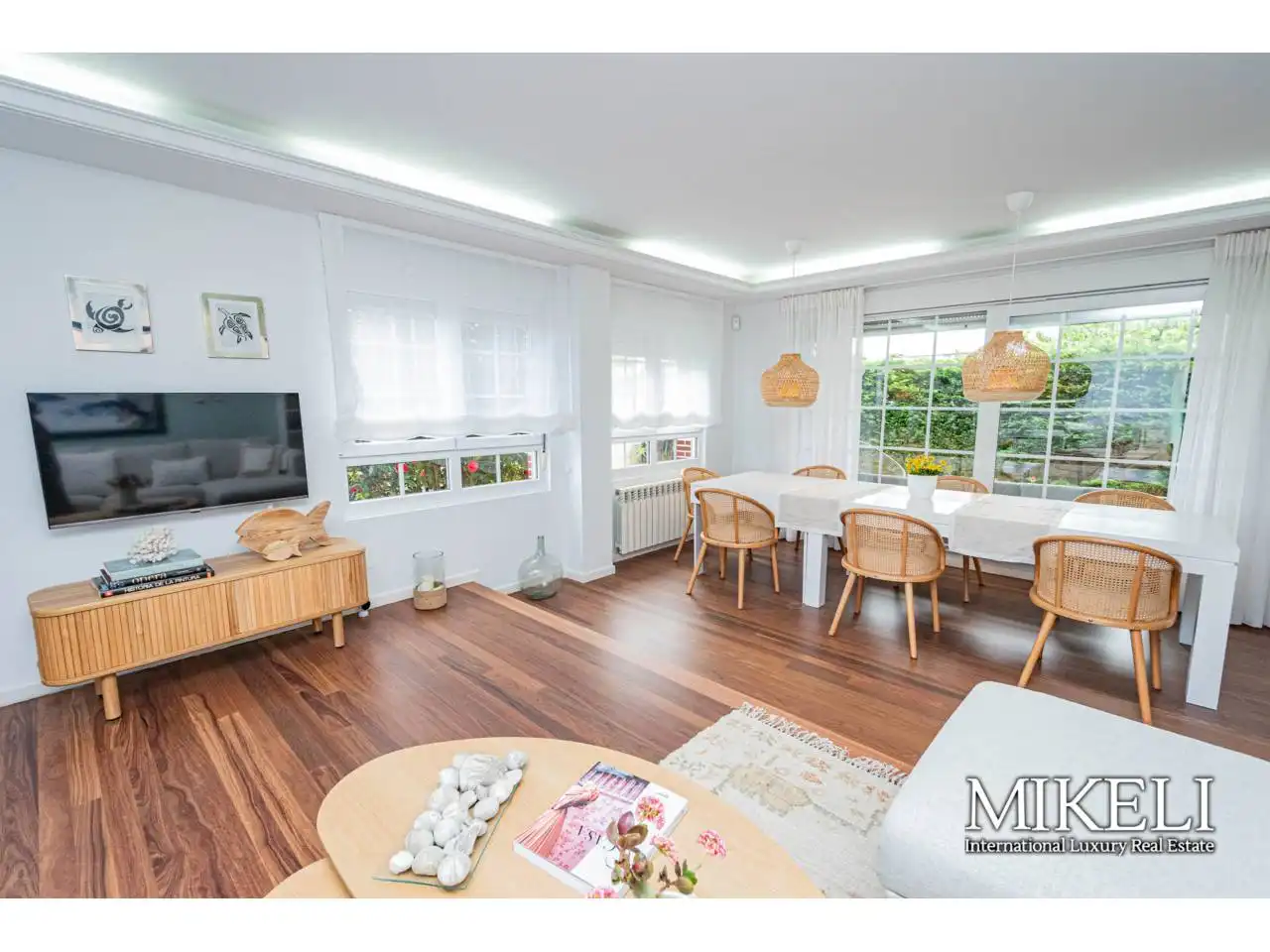 Sala d'estar de Casa o xalet en venda en Piélagos amb Calefacció, Jardí privat i Parquet