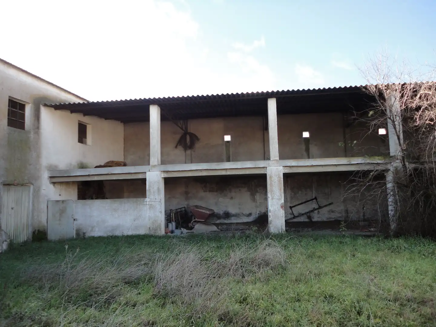 Vista exterior de Finca rústica en venda en Alcazarén amb Traster