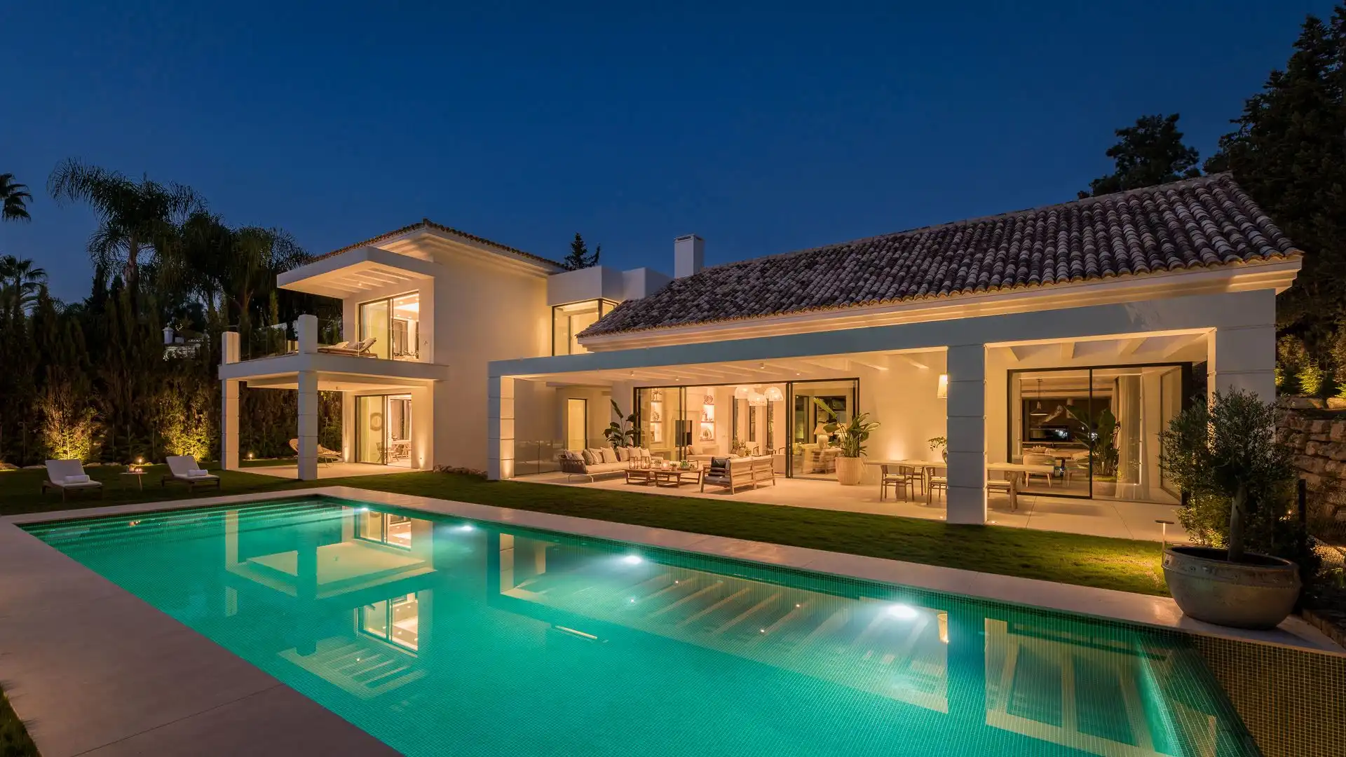 Jardí de Casa o xalet en venda en Estepona amb Aire condicionat, Terrassa i Piscina