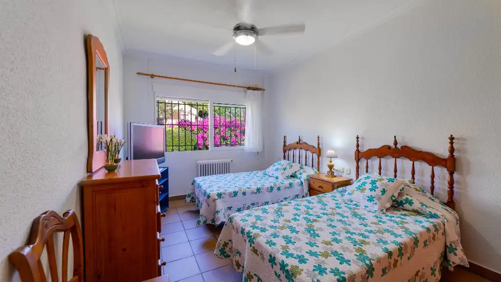 Bedroom of Houses for sale in Orihuela