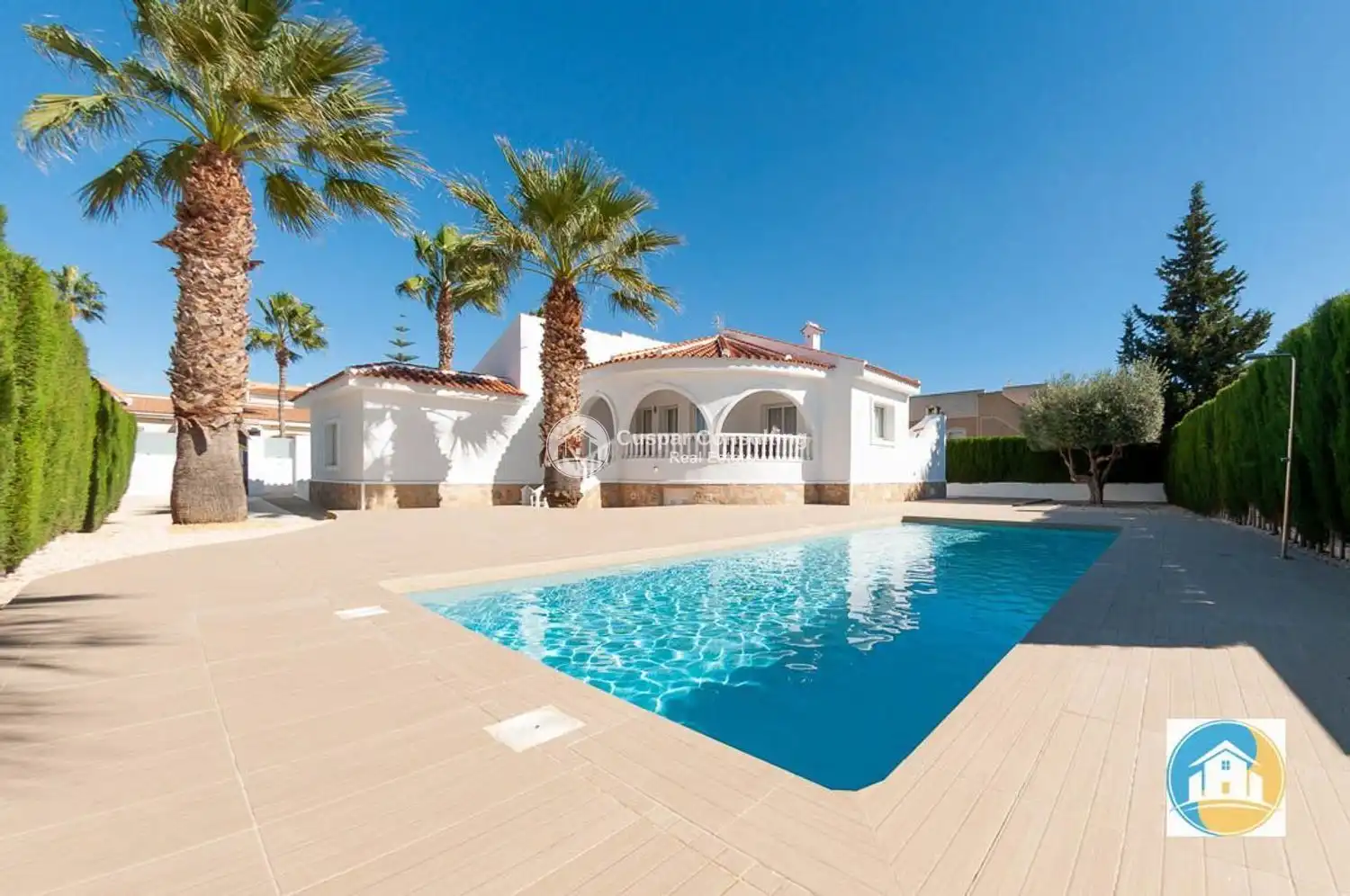 Villa con piscina in vendita a MARIA CALLAS S/N