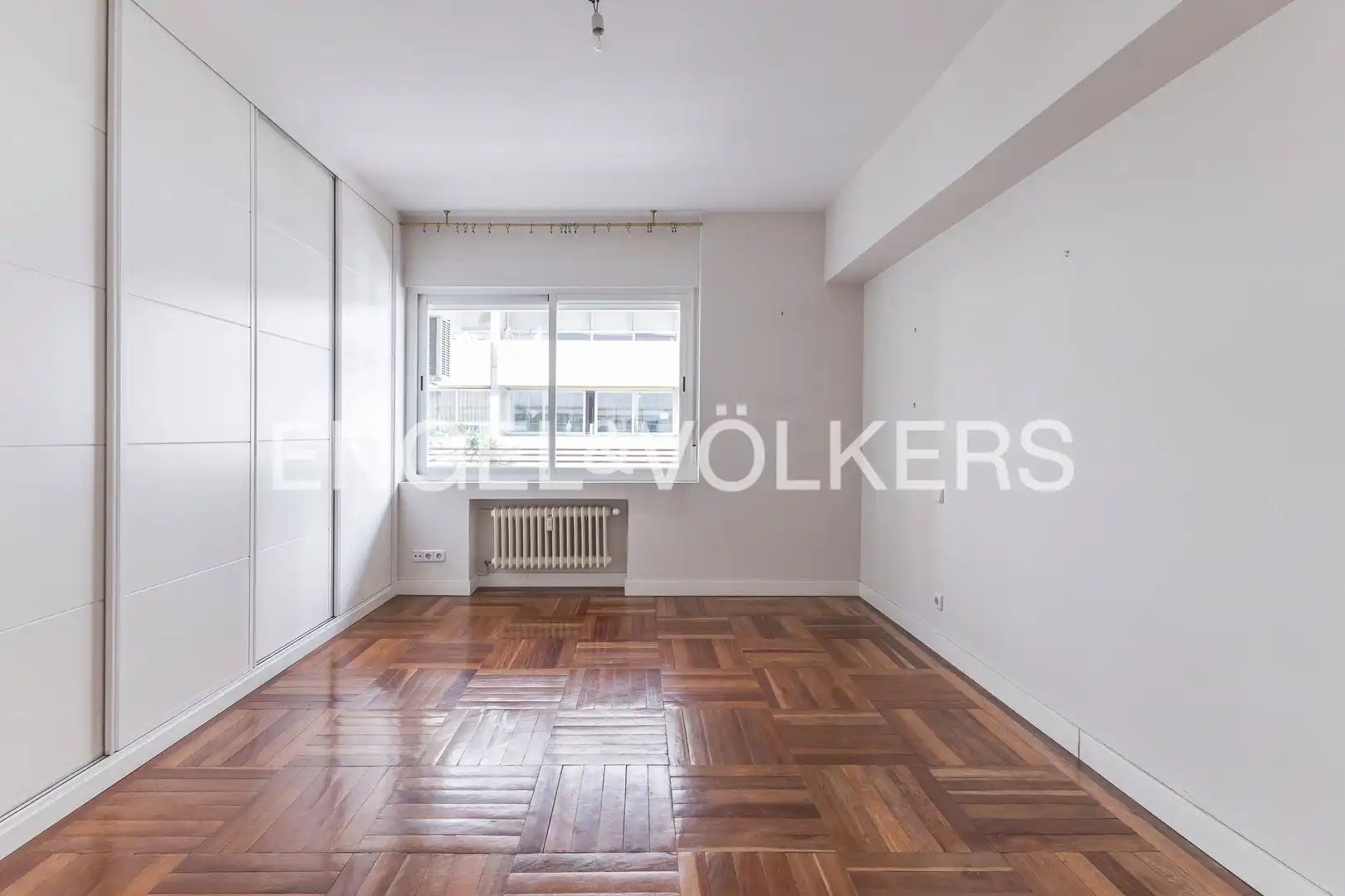 Bedroom of Flat for sale in Madrid  with Air Conditioner, Heating and Terrace