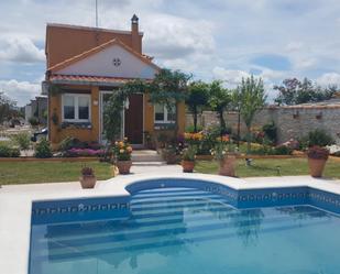 Piscina de Finca rústica en venda en Saucedilla amb Aire condicionat, Jardí privat i Piscina