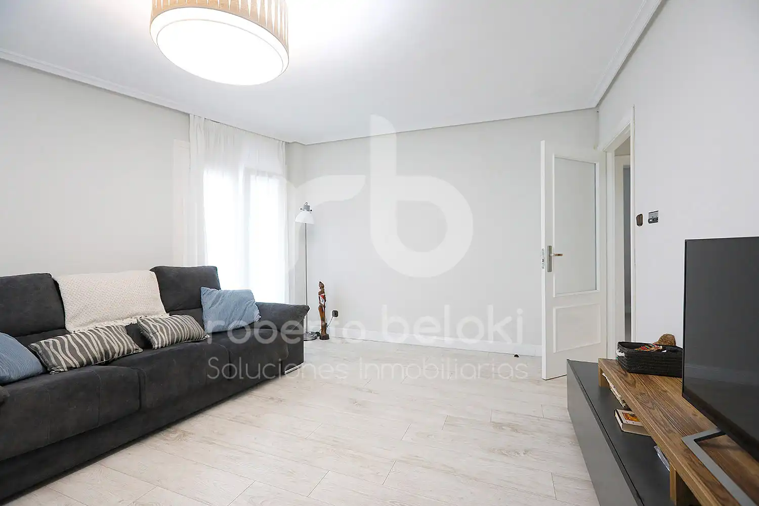 Flat with balcony for sale in Fueros Kalea, imagen 4